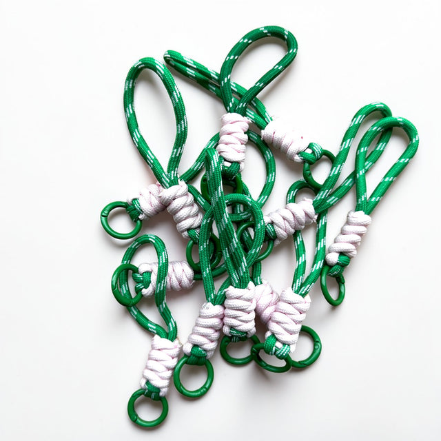 Schlüsselanhänger - grün - weiß - rosa