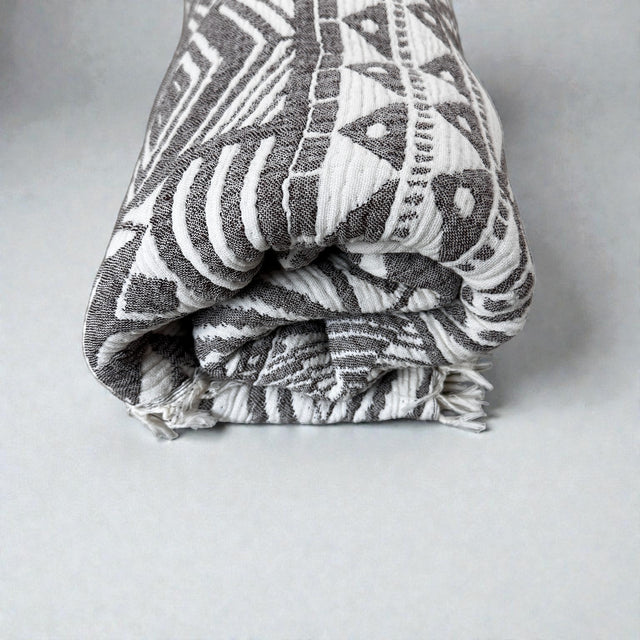 CALMA Musselin Decke - Graubraun-Weiß - 1,50 x 2,40 m