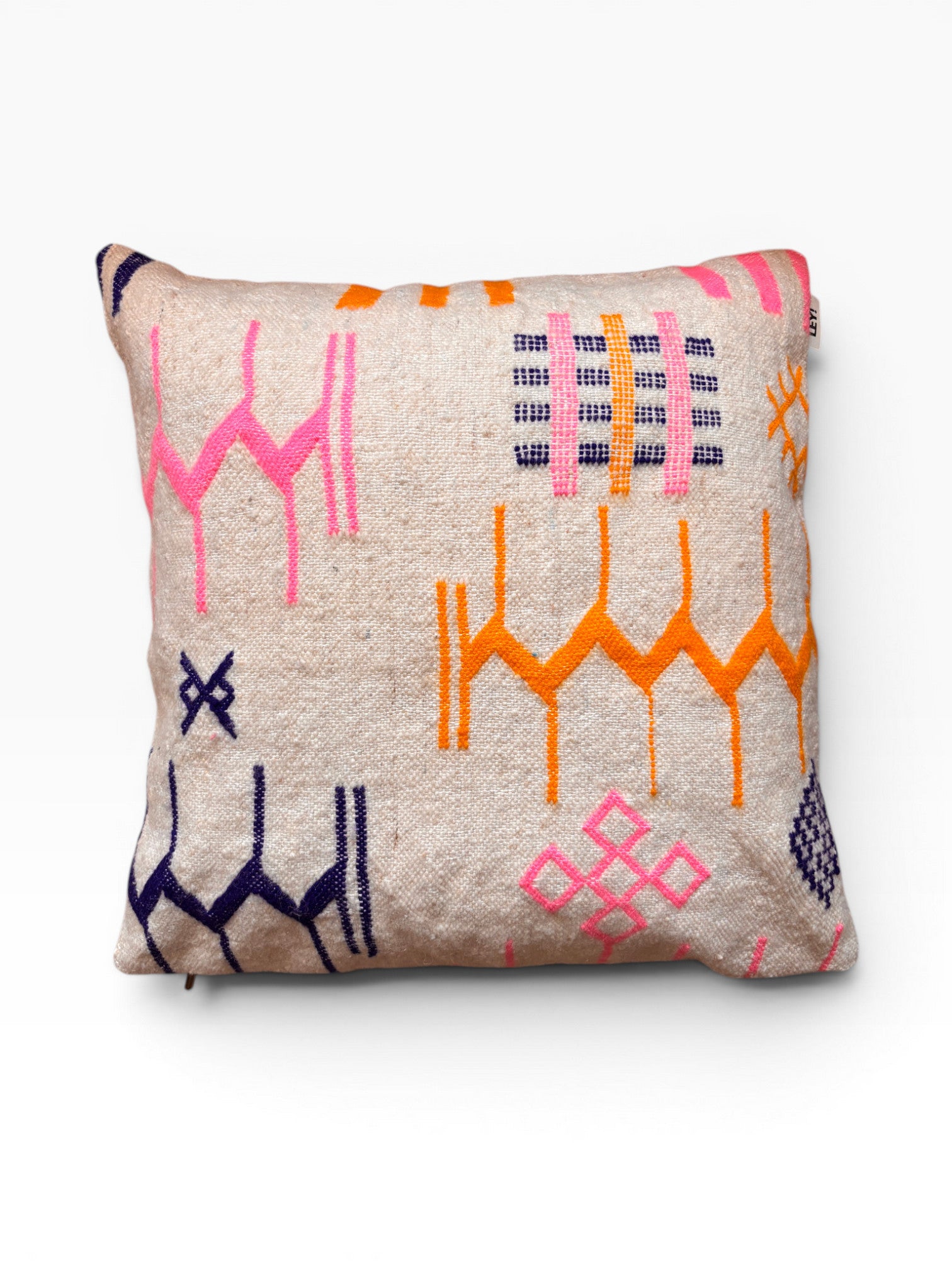 LEY! Kissen - Colorful Line, 60x60 cm, von LEY! mit buntem geometrischen Design auf weißem Hintergrund.