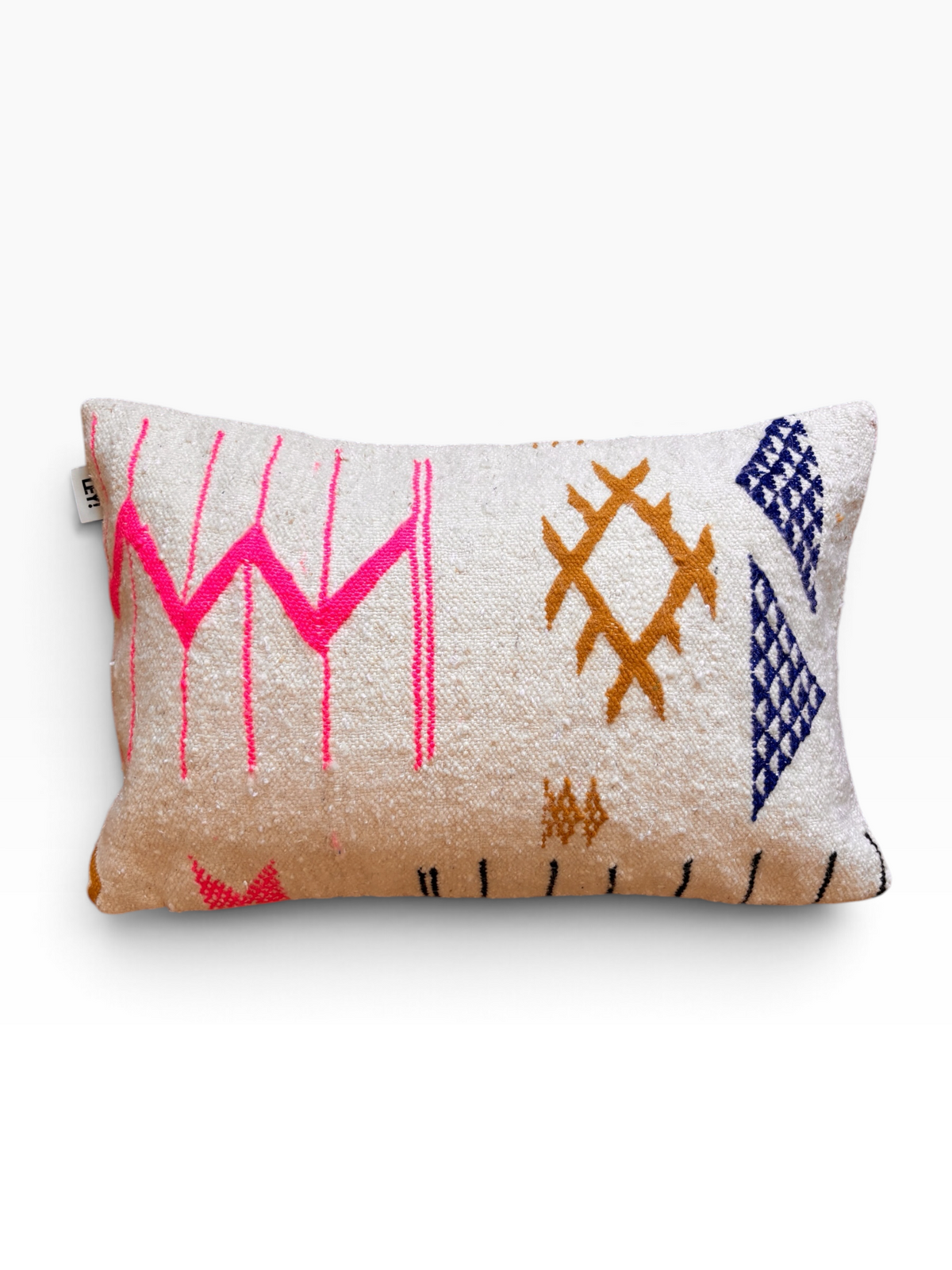 LEY! Kissen – Colorful Line 40 x 60: Rechteckiges Kissen mit geometrischen Mustern in Rosa, Gold und Marineblau auf strukturiertem Beige.