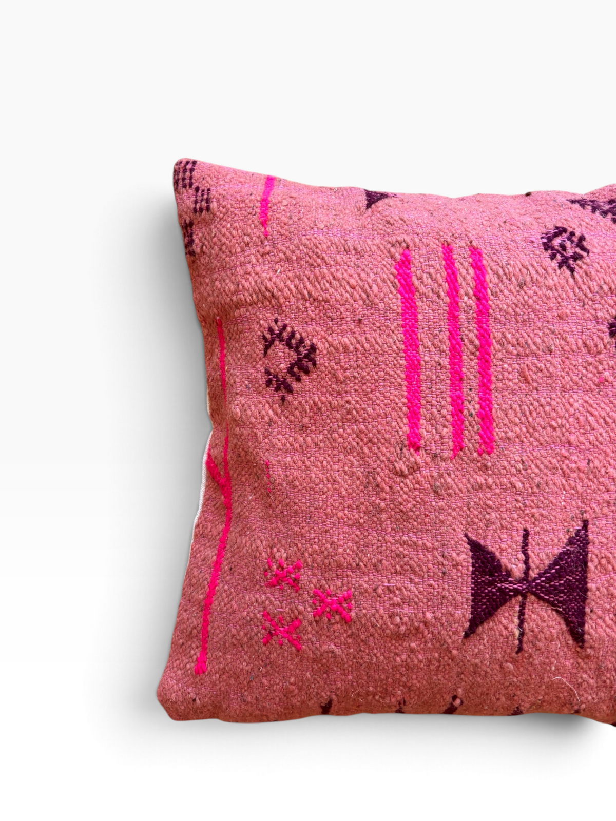 LEY! Kissen – Colorful Line – Terracotta Edition 50x50 von LEY!, abstraktes geometrisches Muster auf weißem Hintergrund.