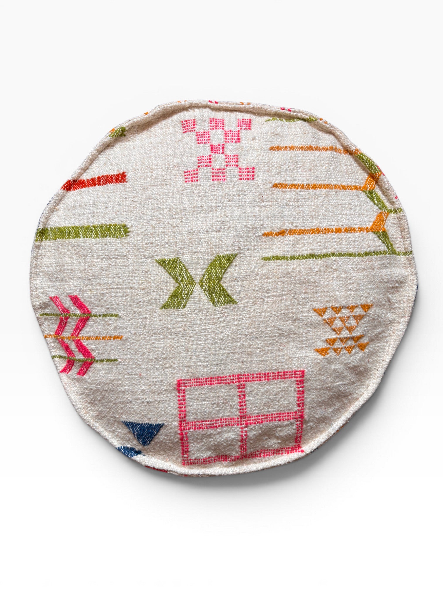 Rundes weißes Bodenkissen - Colorful Line Round - Yalia von LEY! mit lebendiger geometrischer Stickerei, perfekt für Boho-Dekor.
