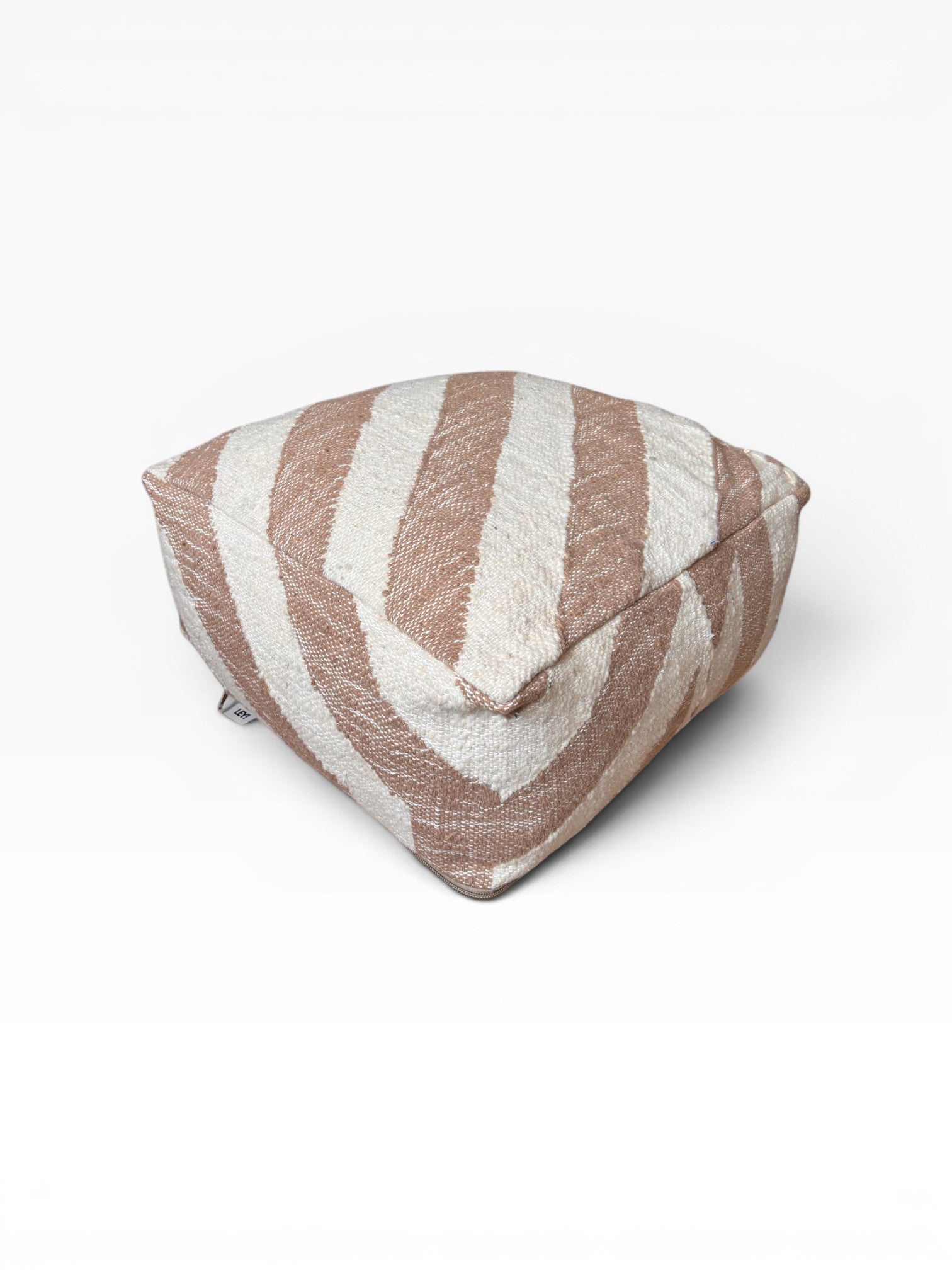 LEY! Bodenkissen - Classic Line - Muto II: beige &amp; weiß handgefertigte Schurwolle Pouf mit geschwungenen Streifen.