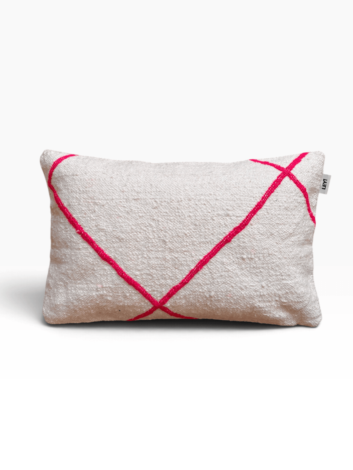 LEY! Kissen – Classic Line Mina 30 x 50: Weiß, rechteckig mit rosa geometrischen Linien, handgefertigt in Marrakesch.