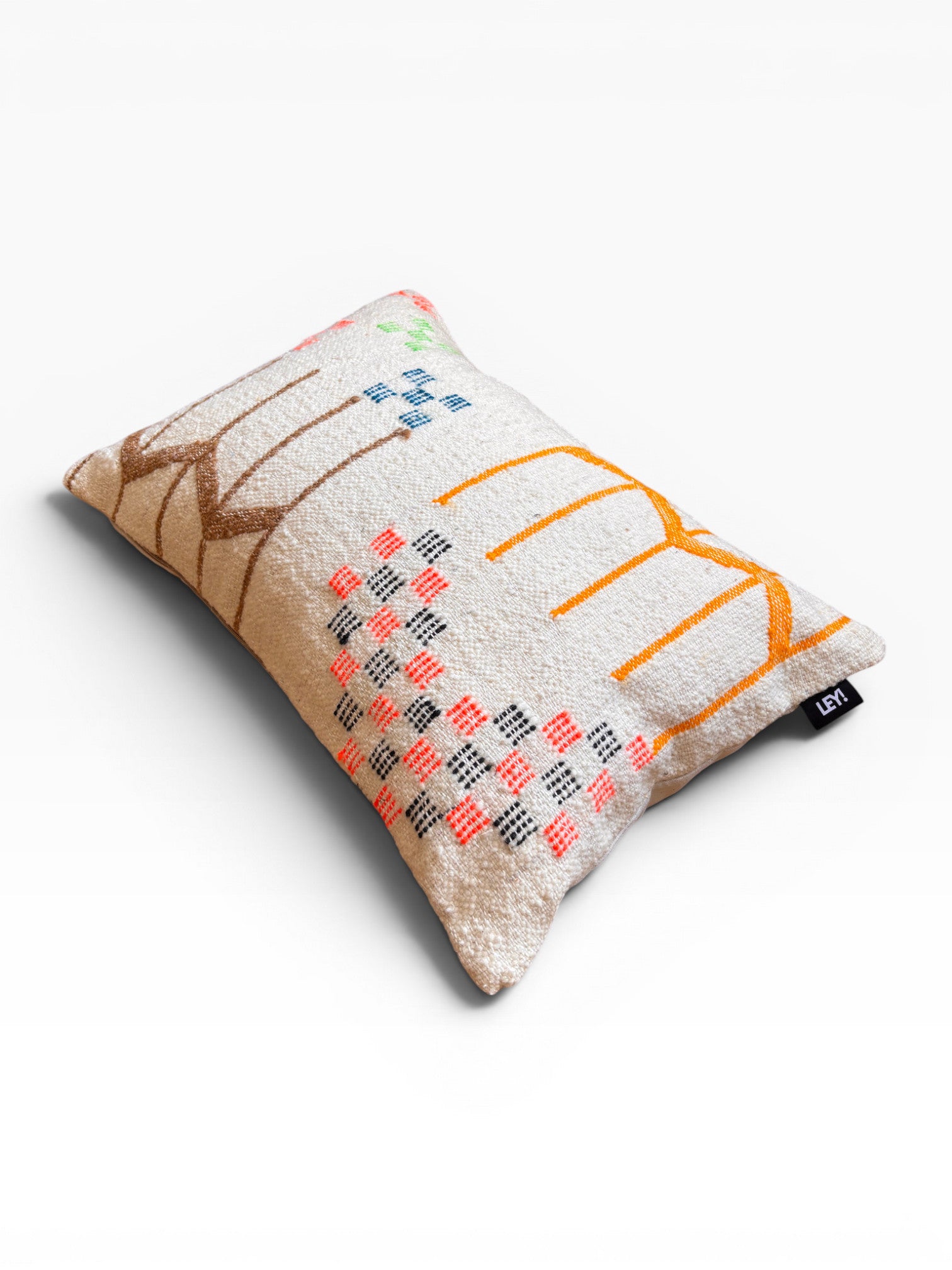 LEY! Kissen - Colorful Line 40x60 cm aus Schurwolle mit abstraktem Muster auf cremefarbenem Hintergrund von LEY!.