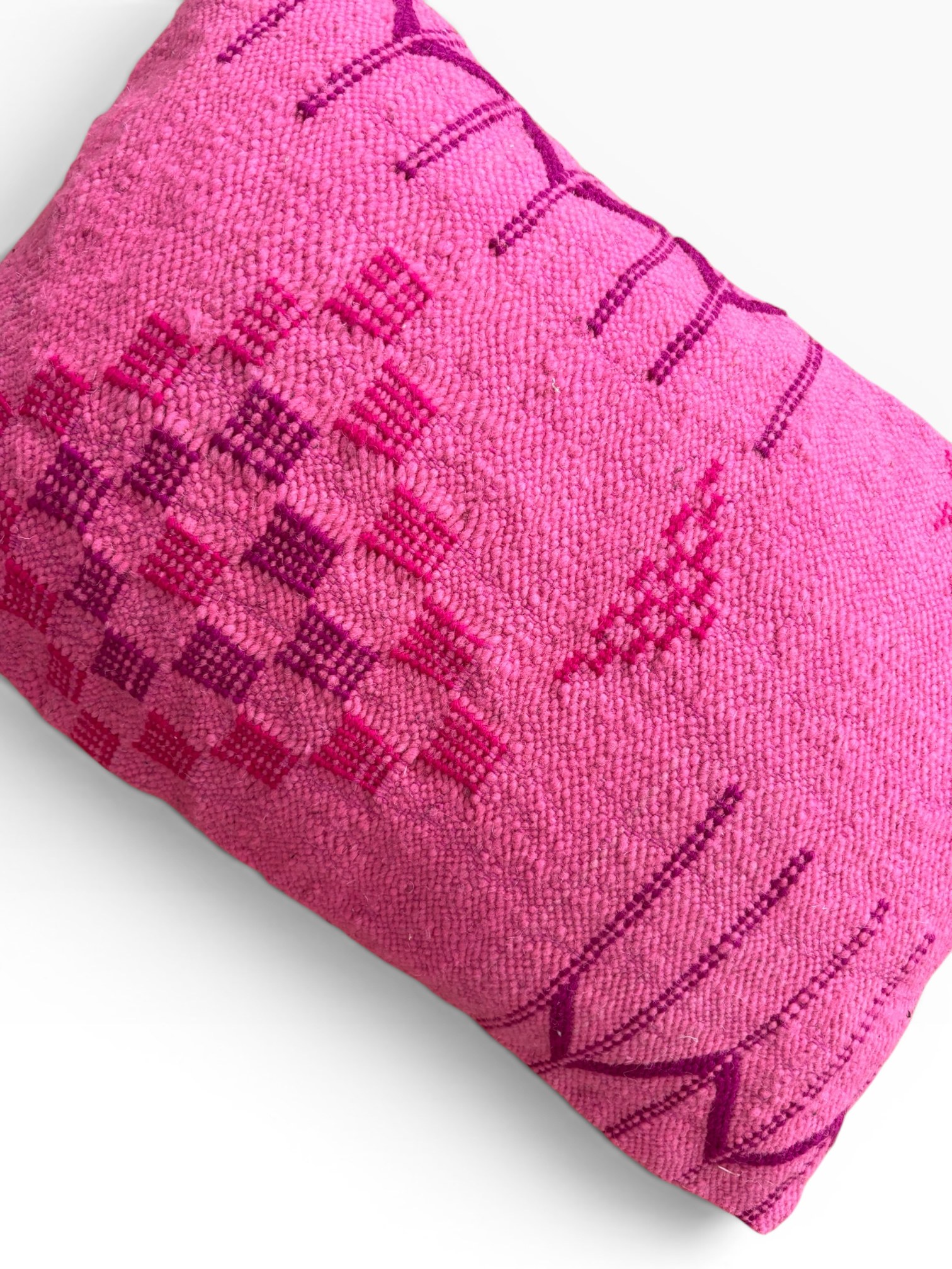 LEY! Kissen „Colorful Line“ Pink Edition 40x60 – rosa Kissen mit magentafarbenen, violetten Ziernähten, inspiriert von Marrakesch.