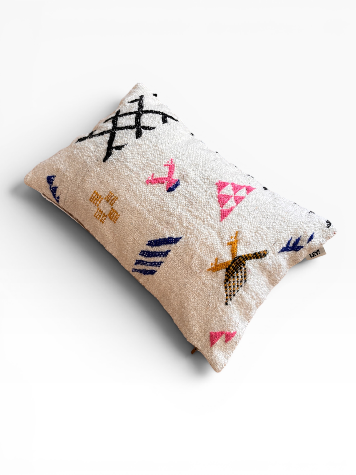 LEY! Kissen – Colorful Line: Buntes 40 x 60 cm großes Wollkissen mit geometrischem Muster von LEY!.