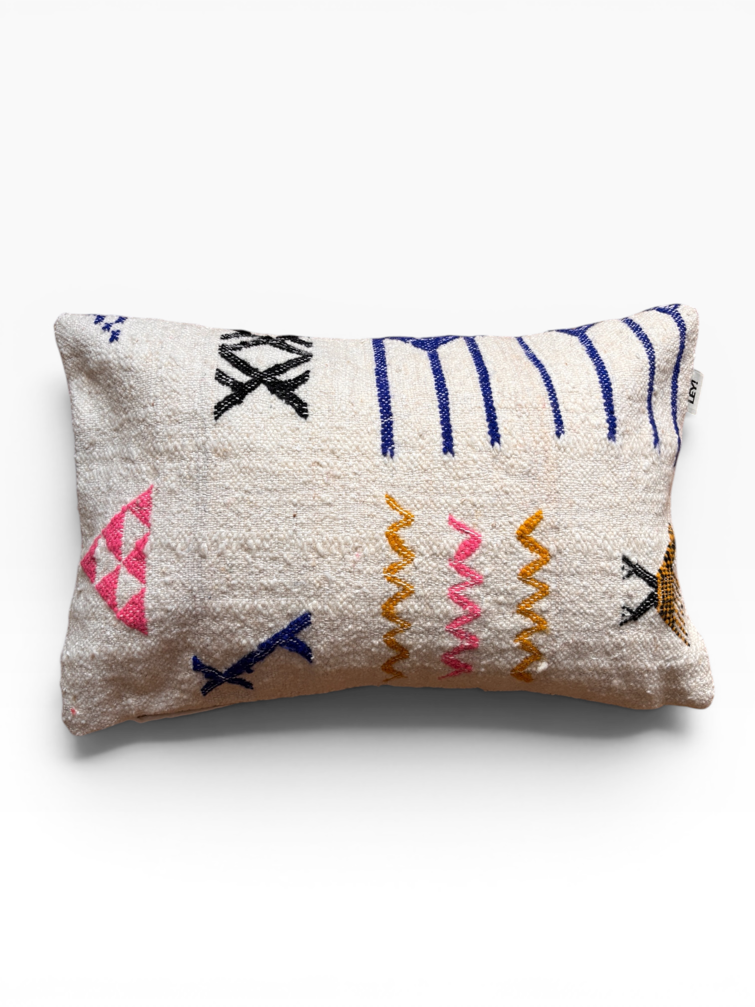 LEY! Kissen – Colorful Line 40x60: Rechteckiges Wollkissen mit schwarzen, blauen, rosa und gelben Streifen auf weißem Hintergrund.