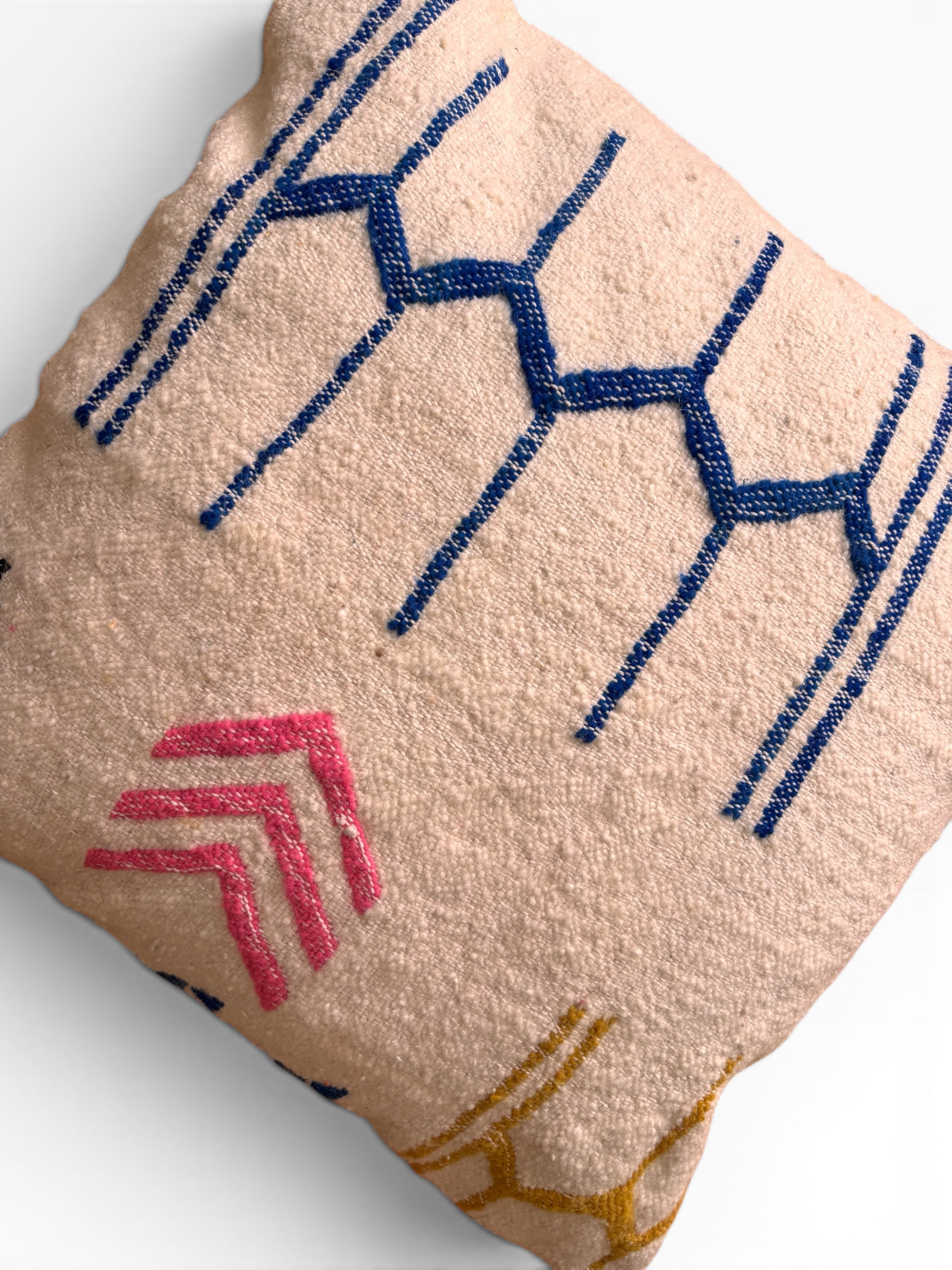 LEY! Kissen – Colorful Line, 60 x 60 cm, handgefertigt mit bunten geometrischen Mustern aus Marrakesch.