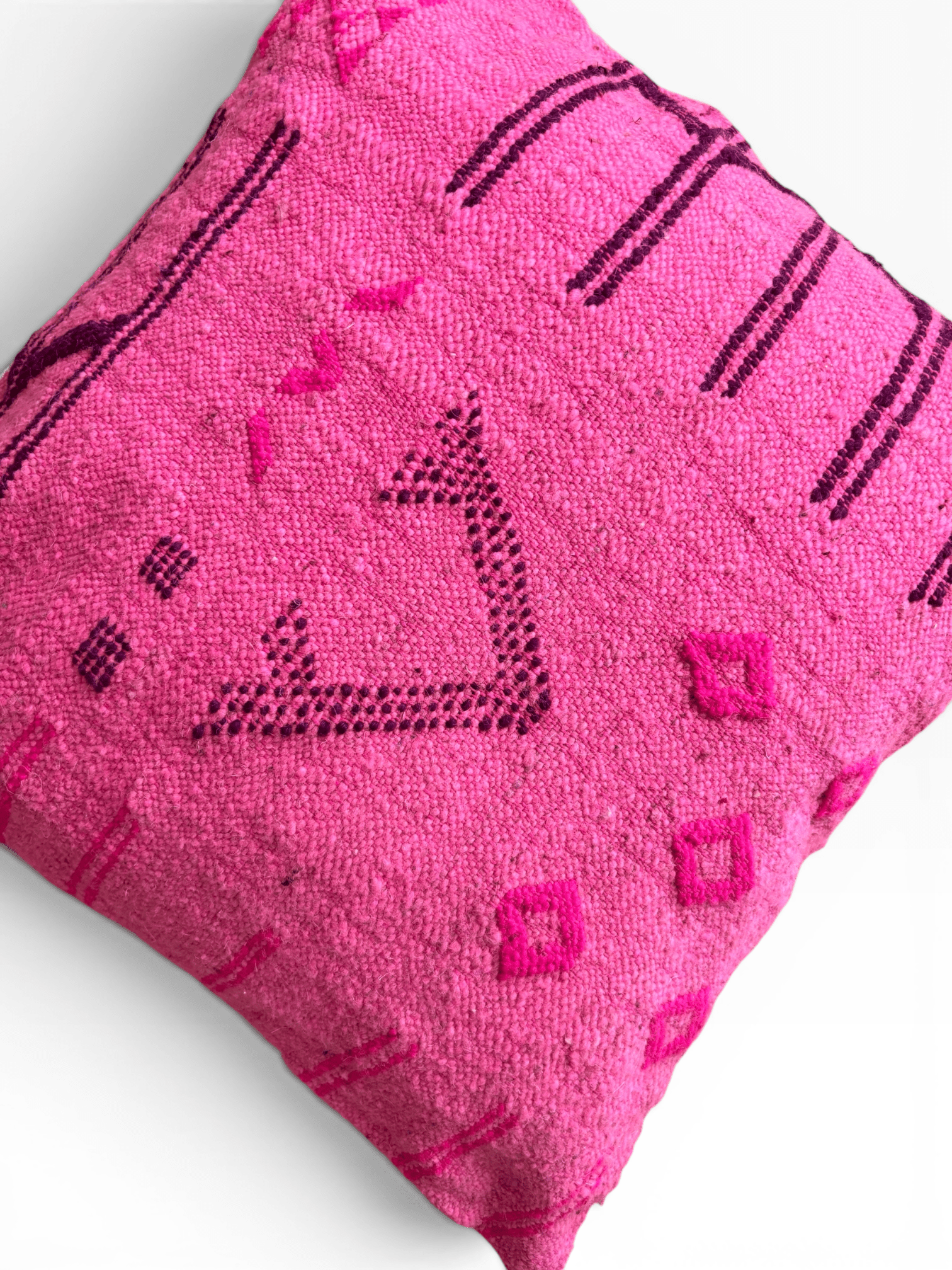 LEY! Kissen – Colorful Line – Pink Edition, 50 x 50 cm, leuchtendes Pink mit violetten Stickereien für eine einzigartige Dekoration.