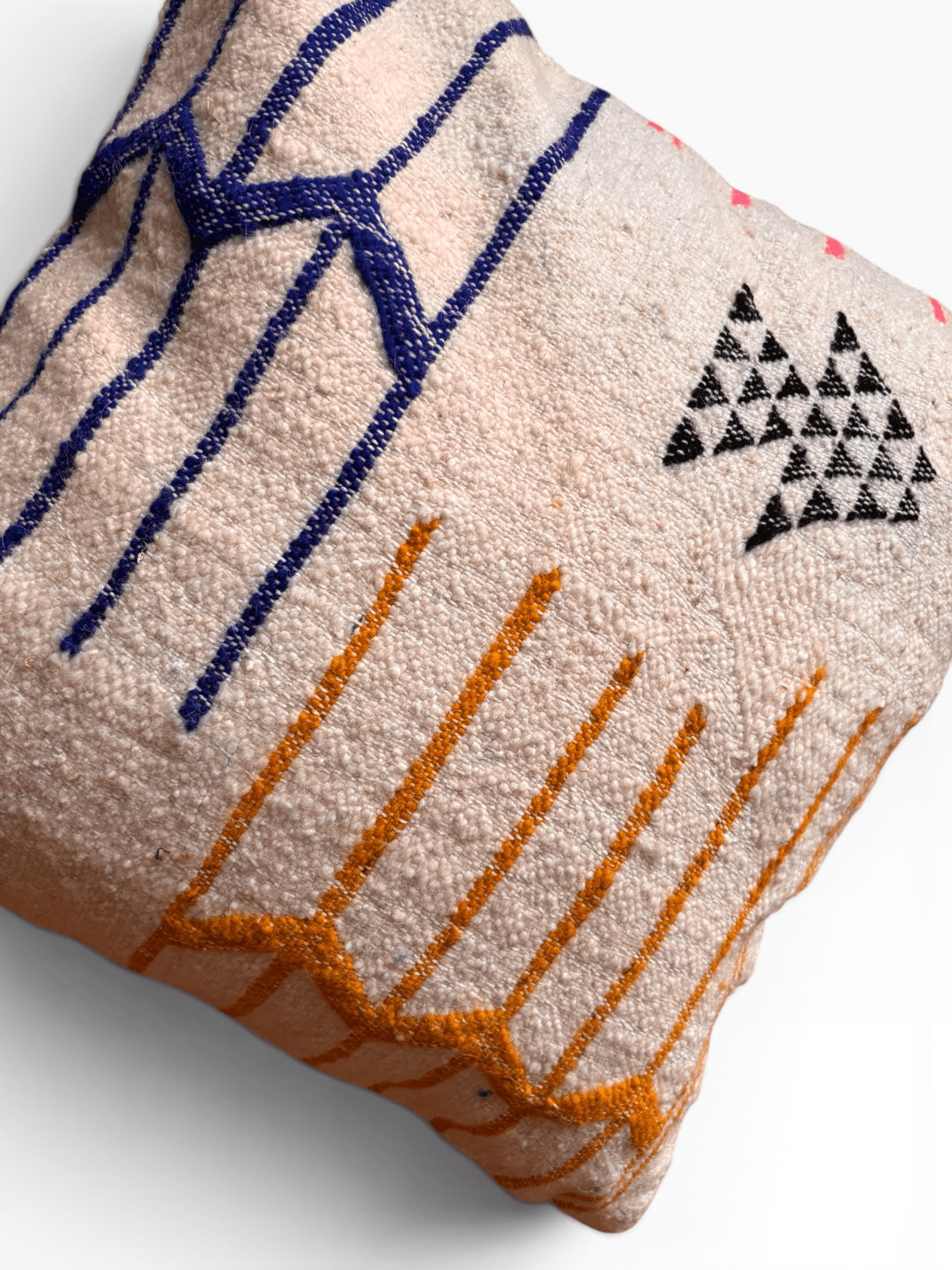 LEY! Kissen – Colorful Line, 50 x 50 cm, beige, Schurwolle, handgefertigt in Marrakesch mit bunten Stickmustern.