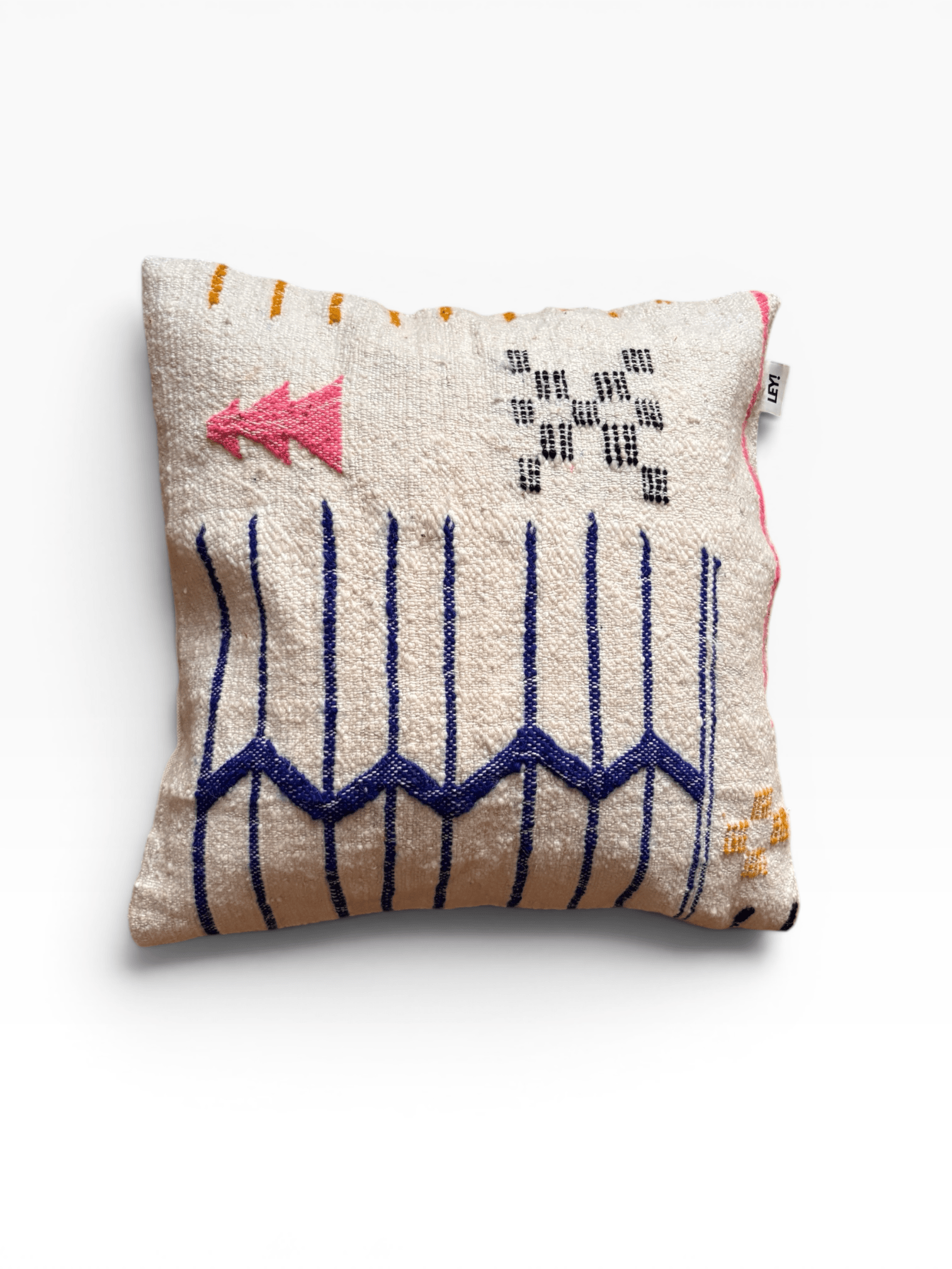 LEY! Kissen – Colorful Line: Quadratisches Kissen (50 x 50 cm) mit abstrakten blauen, rosa, schwarzen und gelben Stickereien auf cremefarbenem Hintergrund.