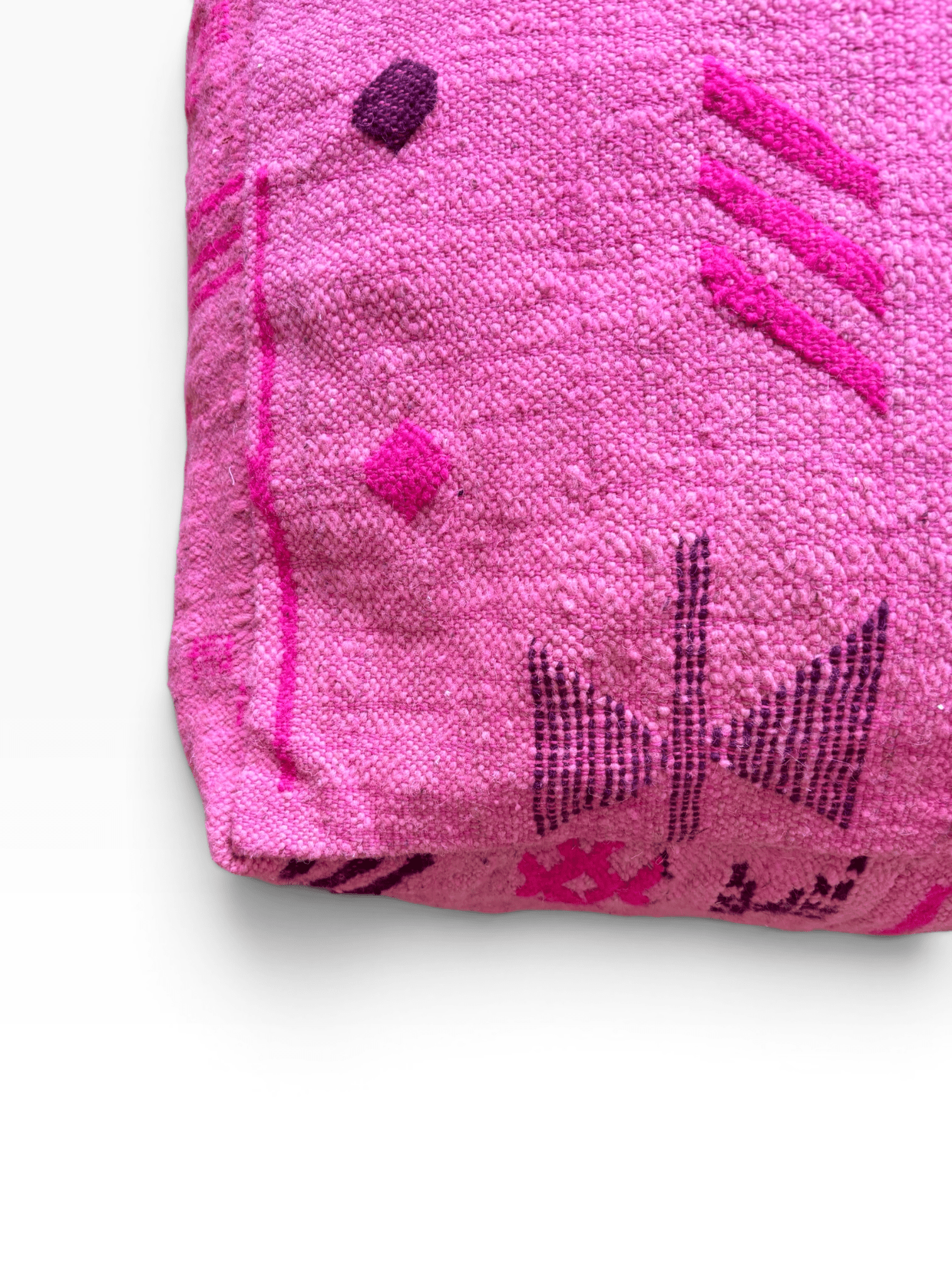 LEY! Bodenkissen – Colorful Line – Pink Edition mit violetten geometrischen Mustern auf weißem Hintergrund.