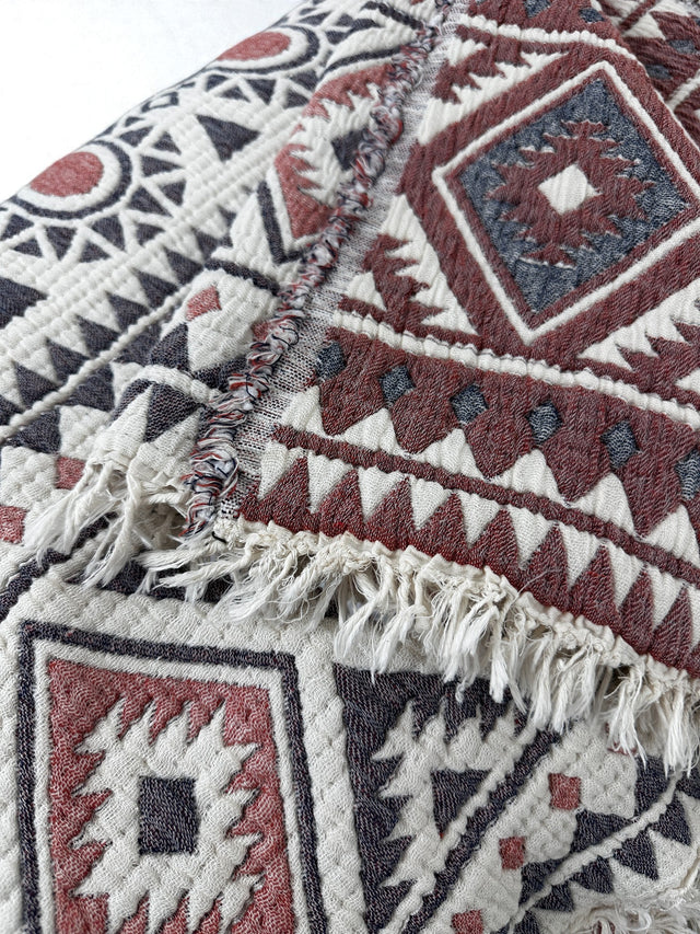 CALMA Musselin Decke - Rot-Grau-Weiß - 2,30 x 2,60 m