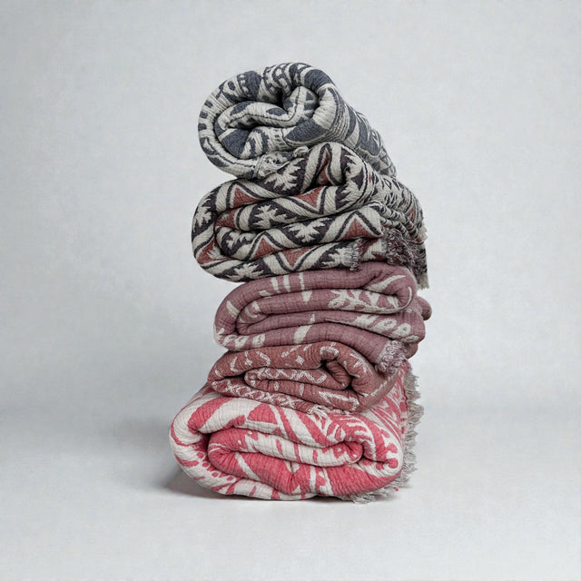 CALMA Musselin Decke - Graubraun-Weiß - 1,50 x 2,40 m