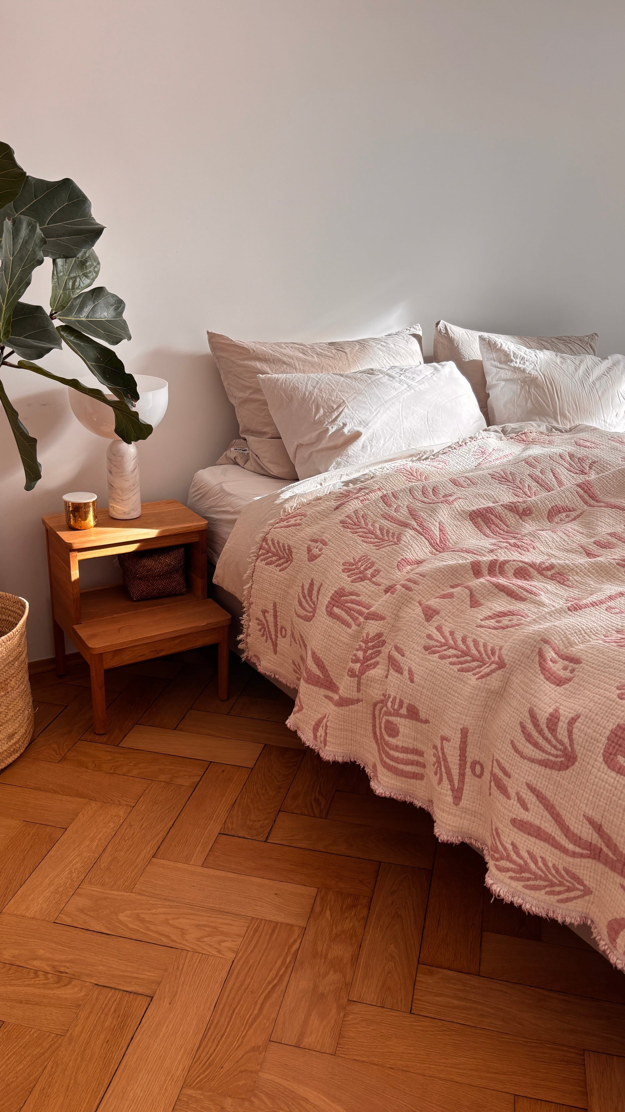 CALMA Musselin Decke Rosé-Weiß 230x240 cm weich und stilvoll – LEY!