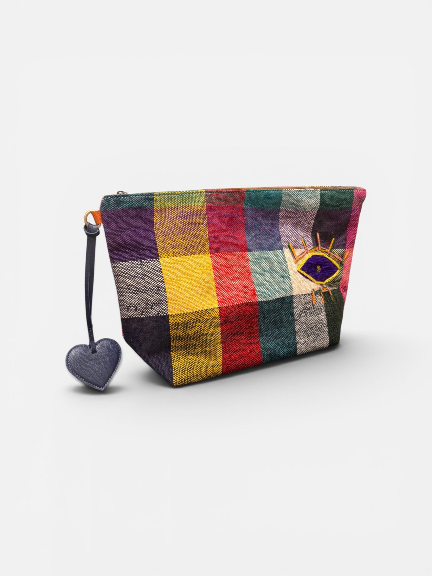 Der LEY! Taschenanhänger – Love Loop in Nachtblau besticht durch ein gesticktes Auge und Kunstleder.
