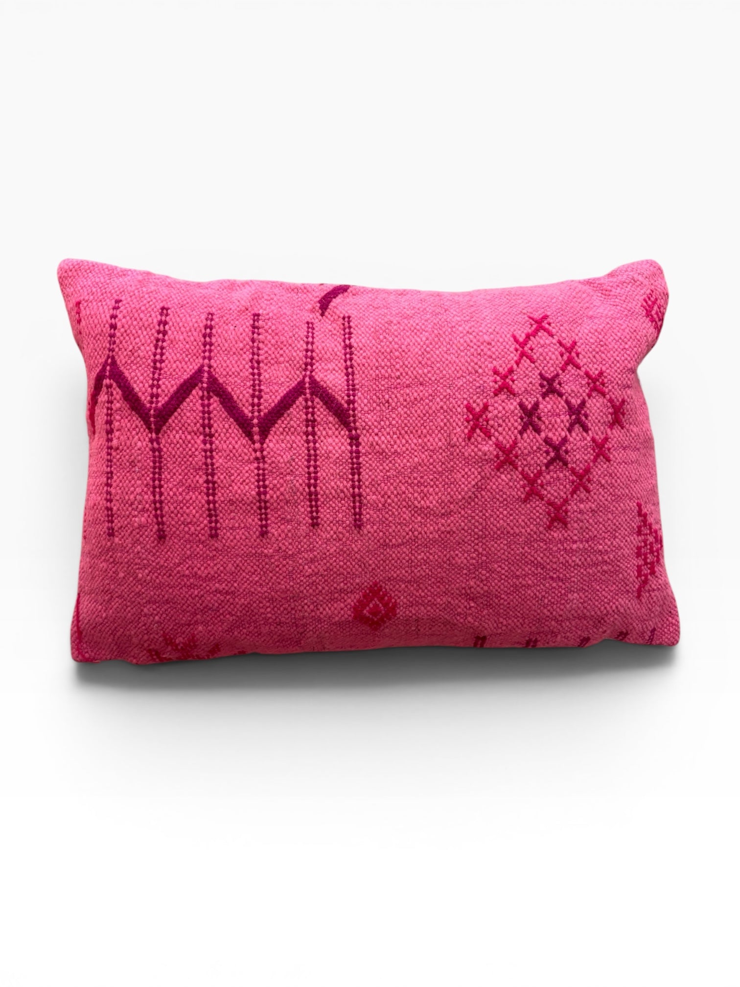 LEY! Colorful Line Kissen, Pink Edition 40x60, rechteckig mit dunkelrosa geometrischen Mustern auf weißem Hintergrund.