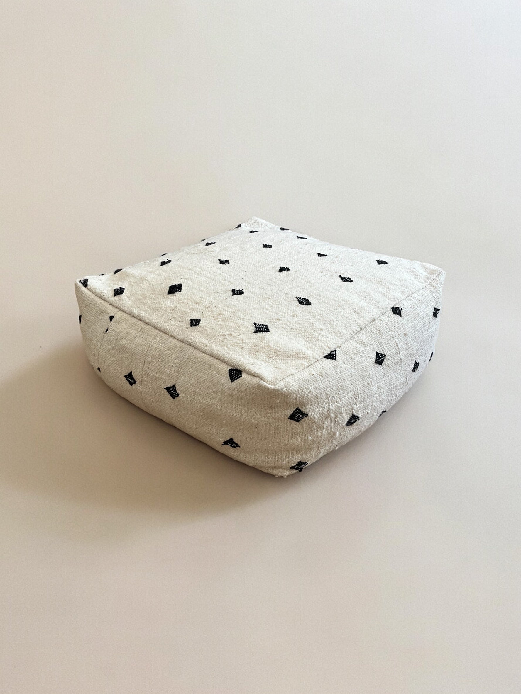 Bodenkissen aus Schurwolle von LEY! 